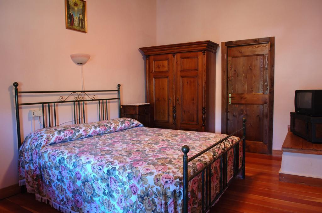 Agriturismo Ca Serrantonio Urbania Exterior foto